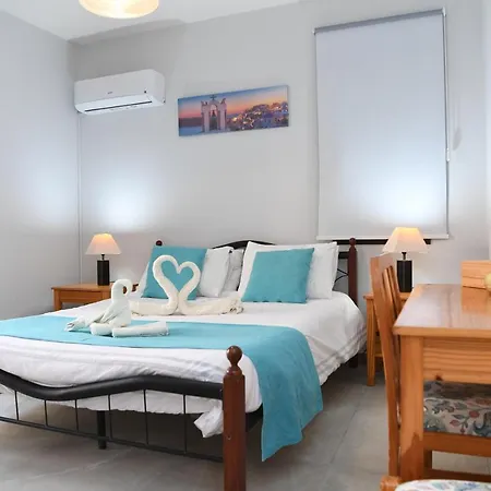 Alexis - 2-bedroom With Swimming Pool *