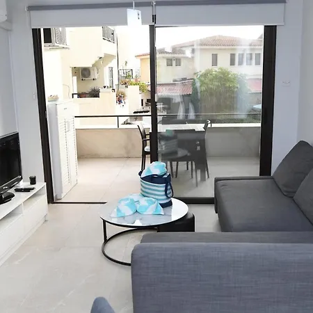 Alexis - 2-bedroom With Swimming Pool Апартаменты Пафос