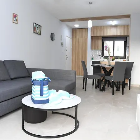 Apartament Alexis - 2-bedroom With Swimming Pool *