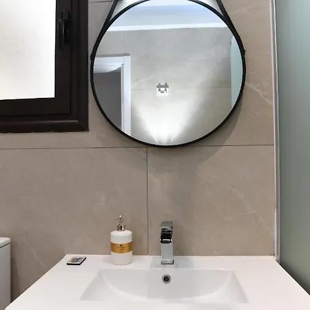 Alexis - 2-bedroom With Swimming Pool Apartament