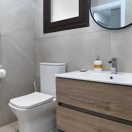 Alexis - 2-bedroom With Swimming Pool Apartament