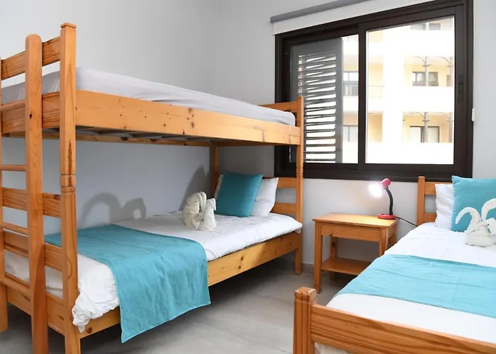 Alexis - 2-bedroom With Swimming Pool 파포스