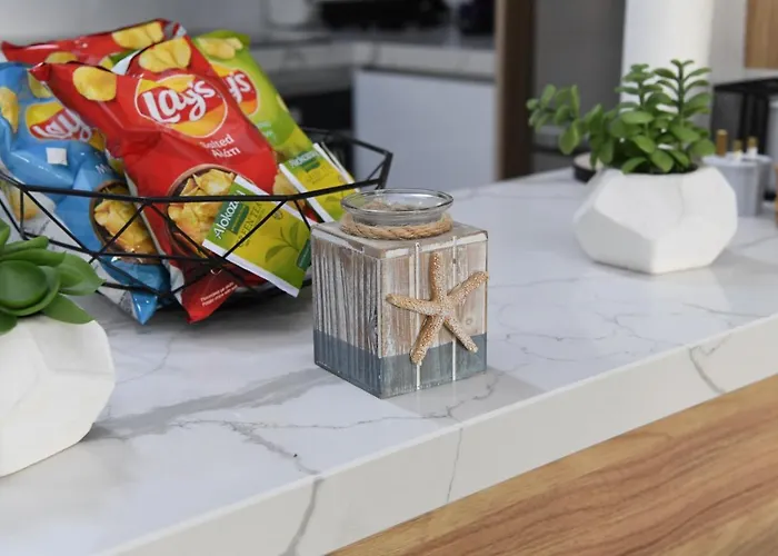 Alexis - 2-bedroom With Swimming Pool