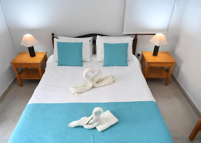 Alexis - 2-bedroom With Swimming Pool *